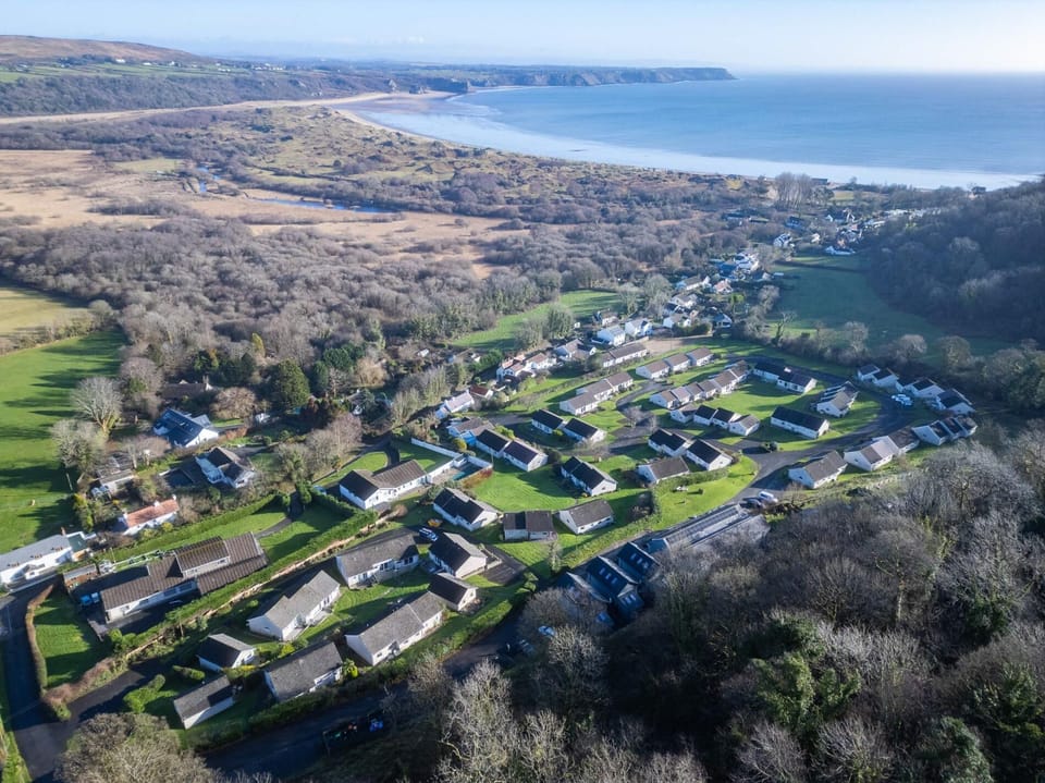 Ty Alice - 3 Bedroom Cottage - Bayview Oxwich (6585)