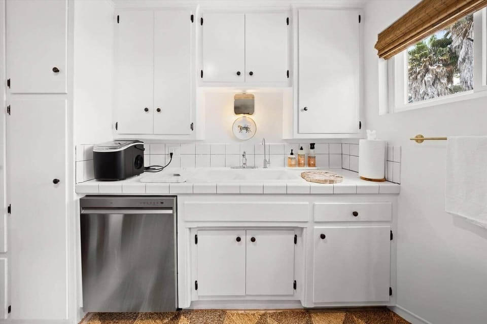 Kitchen with reverse osmosis purified drinking water ~ no need for disposable plastic bottles. 