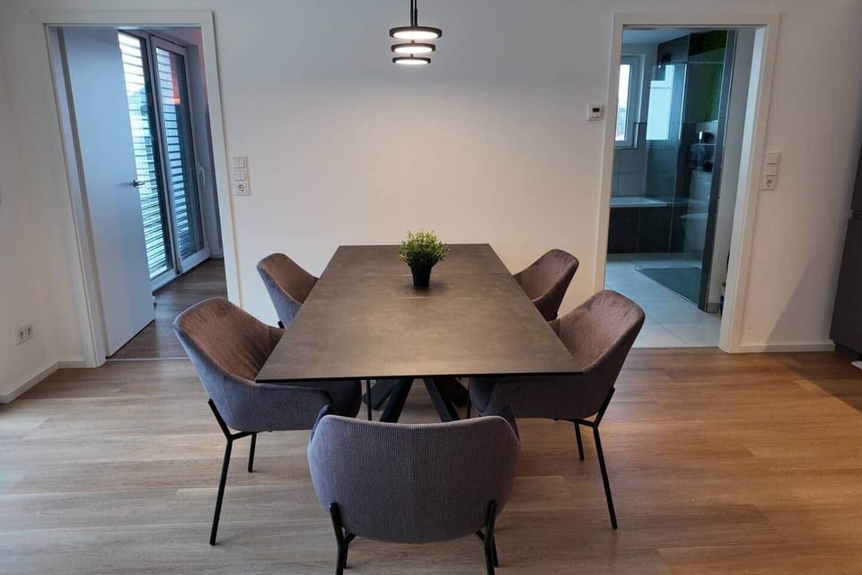 Dining area (left access to the study, right access to the bathroom)