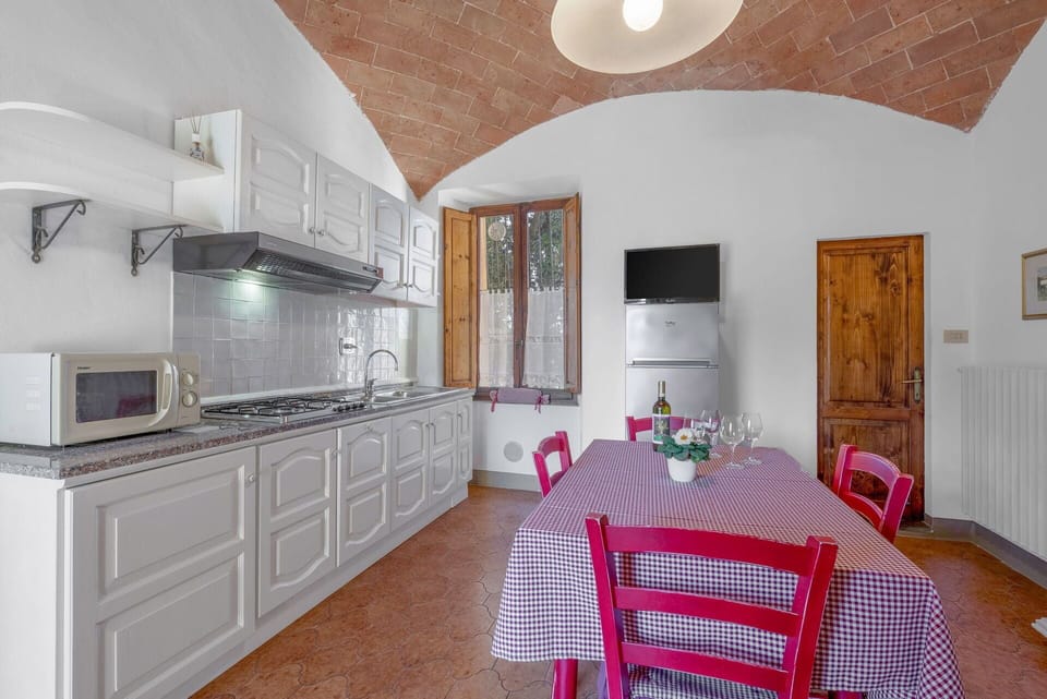 Autumn, Bathroom, Kitchen, Spring, Summer