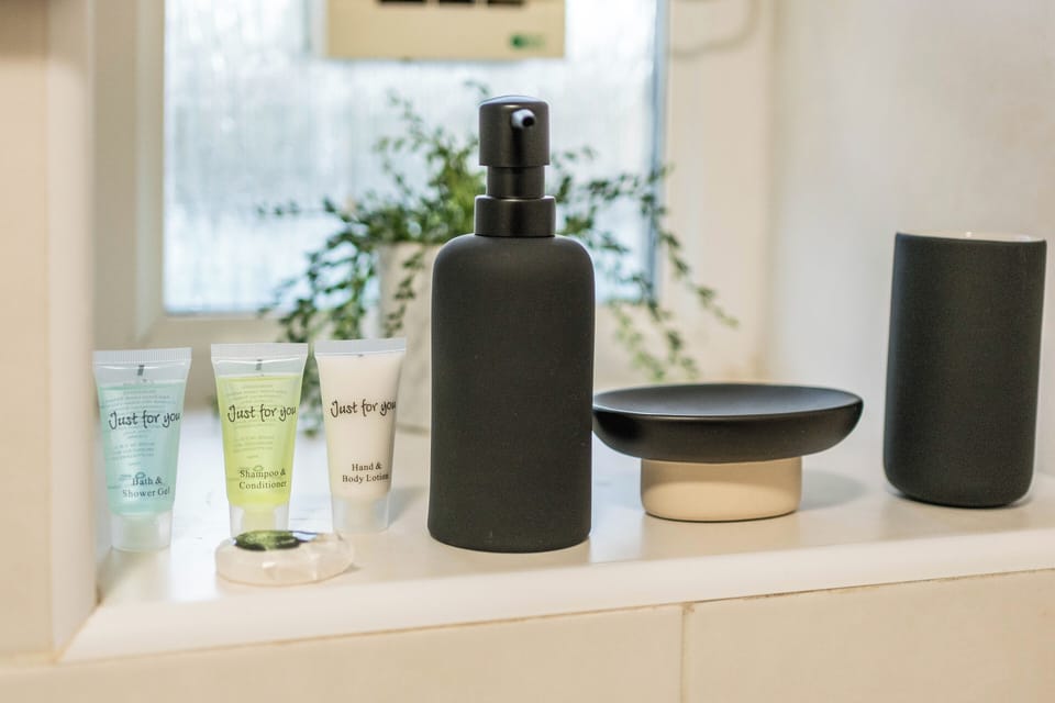 Bathroom amenities