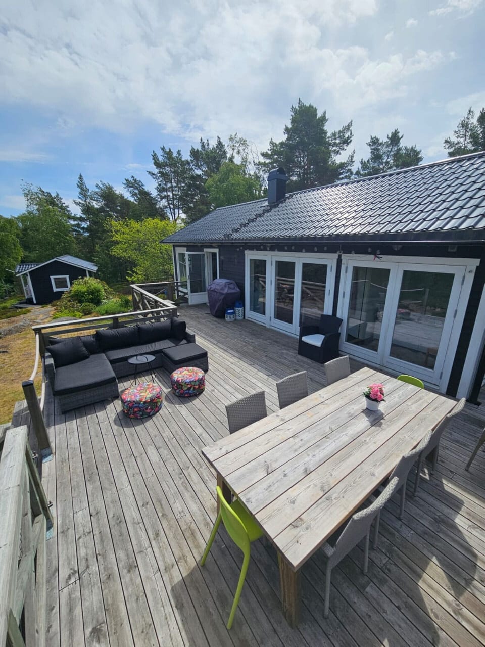 Spacious terrace with barbecue and seating