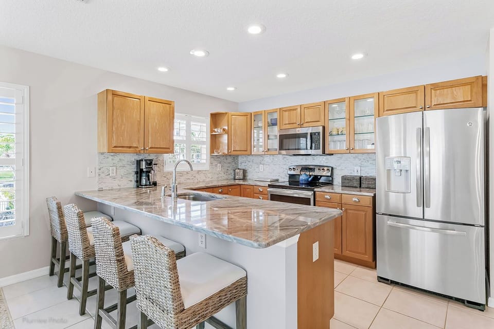 Fully appointed beautiful kitchen