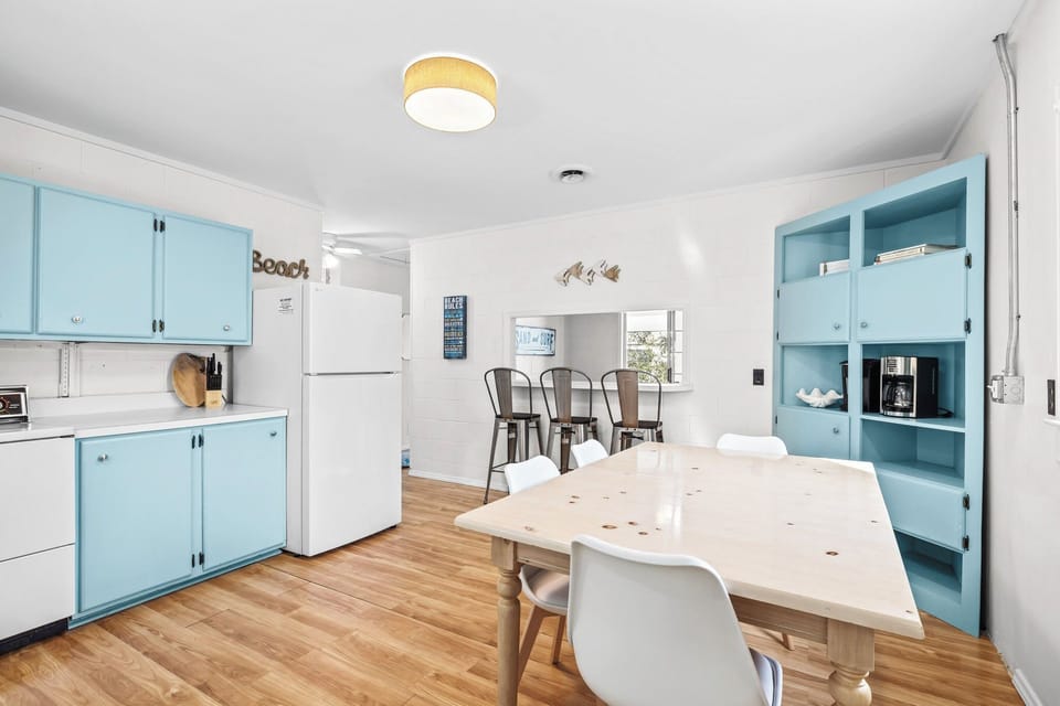 Eat in Kitchen