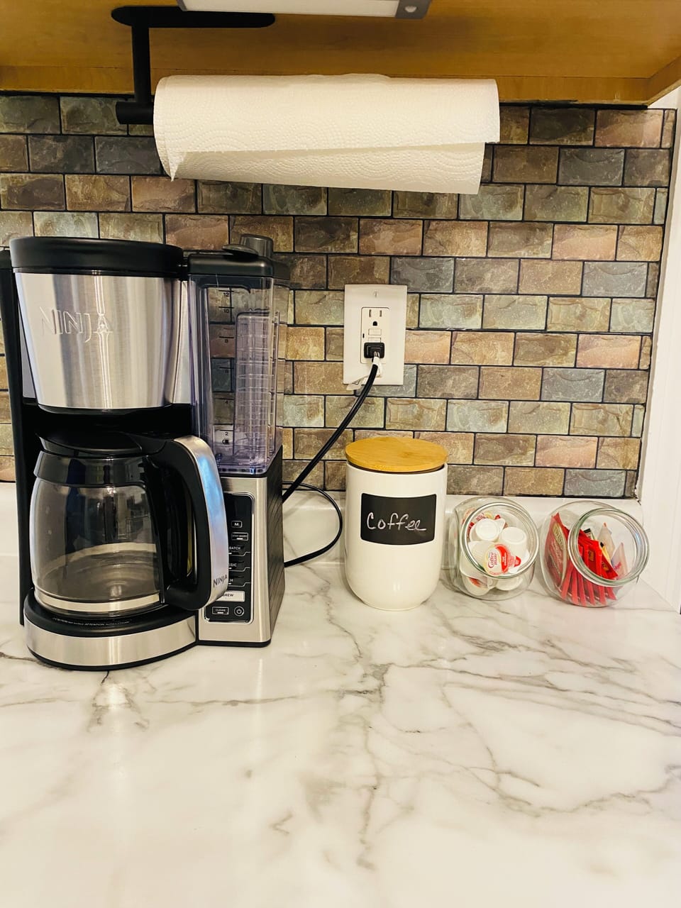 Coffee/tea creamer provided