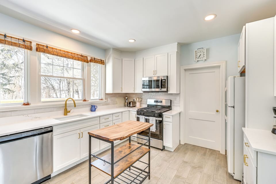 Kitchen | 1st Floor | Dishwasher | Free WiFi