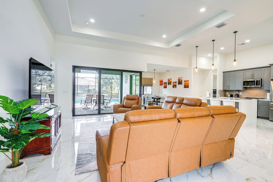 Living Area | Flat-Screen TV