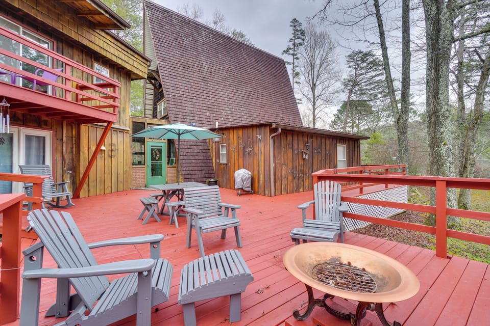 Tellico Plains Vacation Rental | 4BR | 2BA | Step-Free Entry | 1,946 Sq Ft