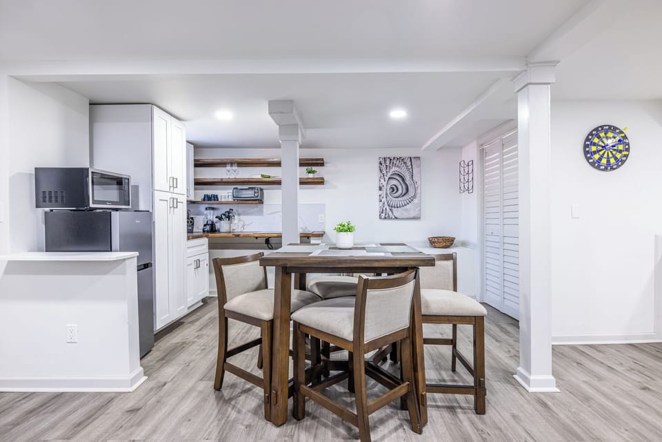 Gather for dinner, get some work done, or sip your morning coffee—this dining space is as flexible as you need it to be.