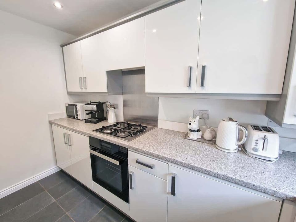 Our kitchen has everything you'd expect in a family home including microwave, kettle & toaster. We provide complimentary teas & coffee