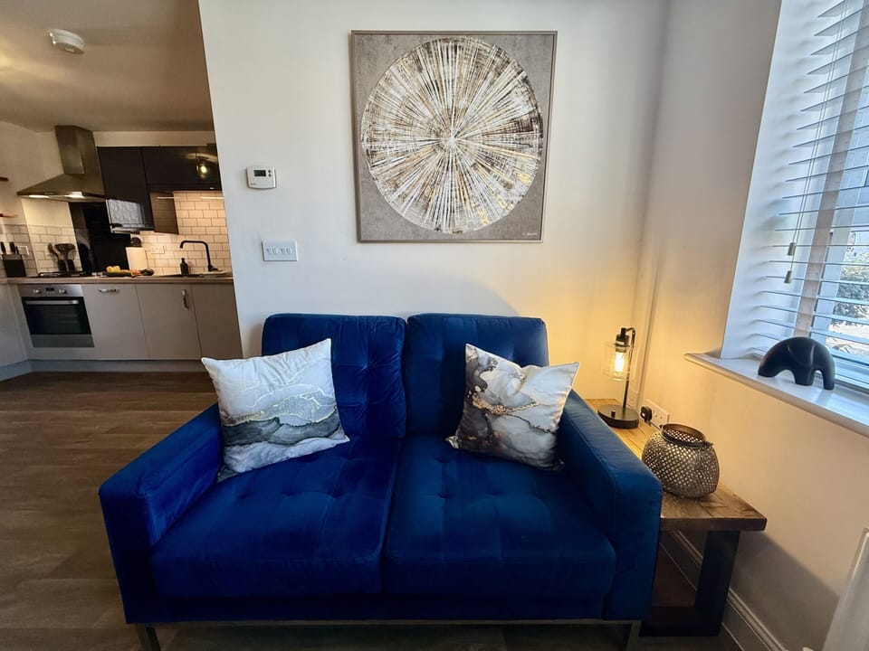 Book direct for 10% off at hutchlifestyleapartments.com