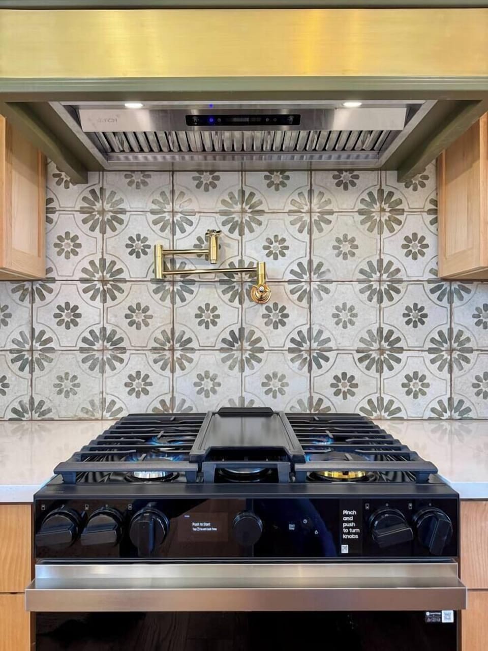 Gas Stove and oven make for great meals. Don’t forget to use the pot filler.