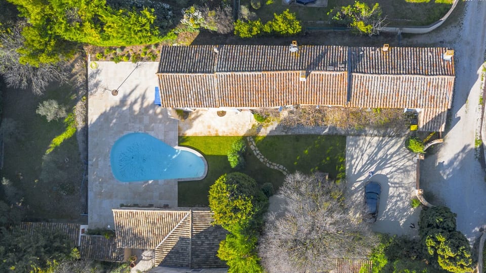 Mas du Micocoulier view