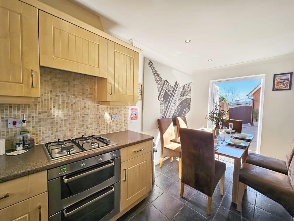 Kitchen diner