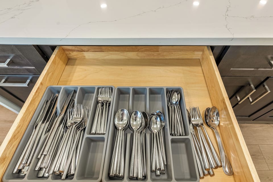 Plenty of silverware.