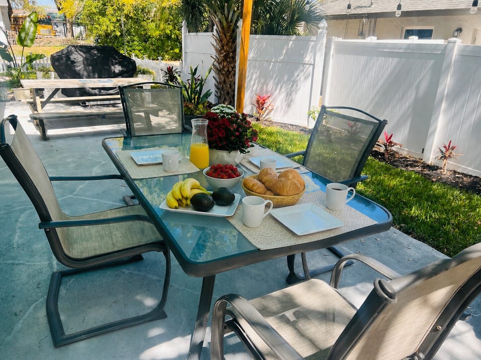 Outdoor dining