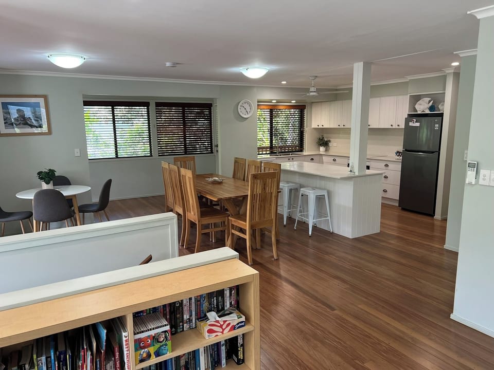 Living/dining area