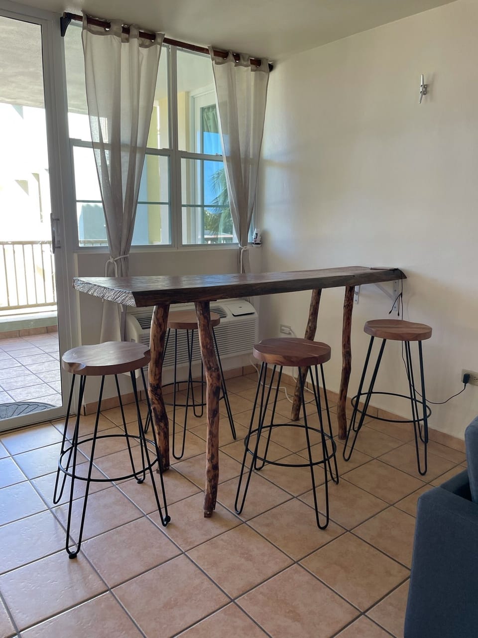 Dining Bar