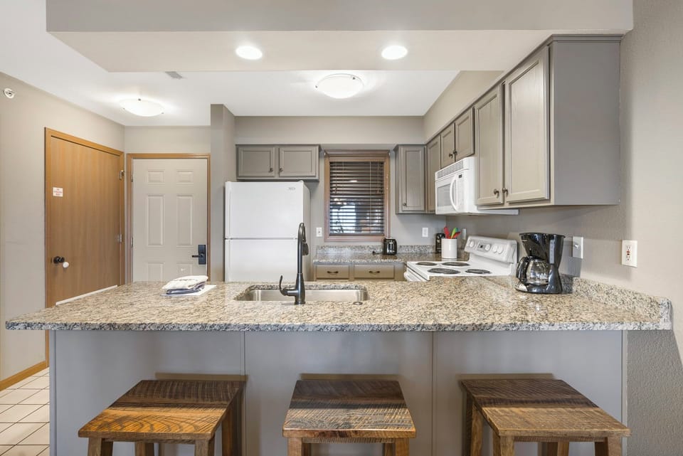 One Bedroom Unit Counter Seating