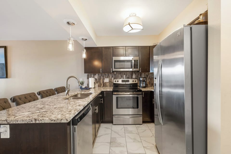 One Bedroom Unit - Full Kitchen