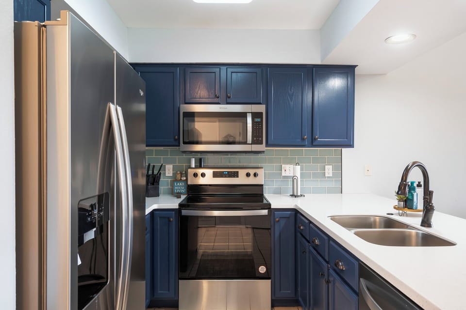 Fully Equipped Kitchen with Modern Appliances