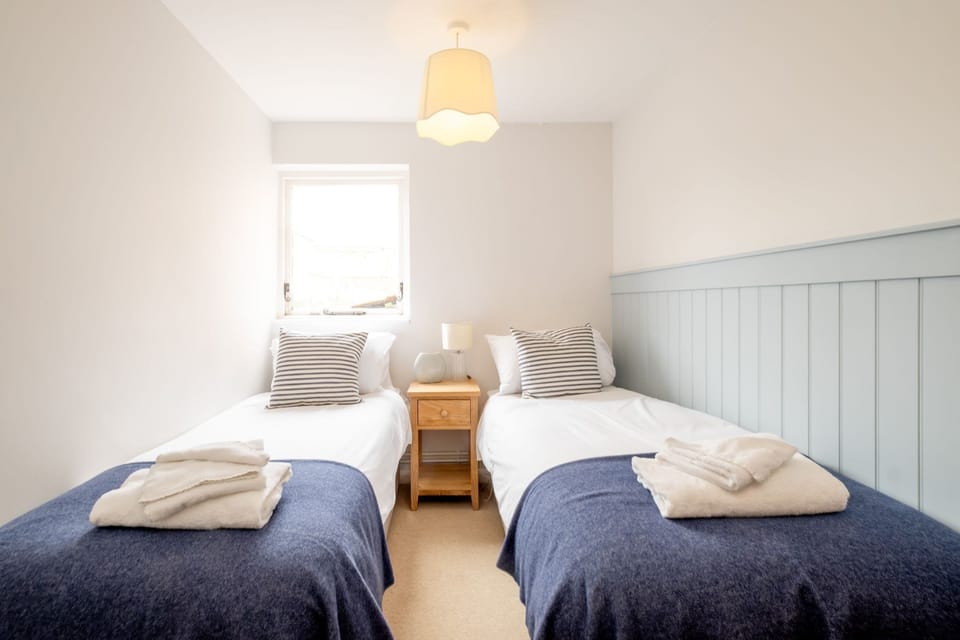 Zip & link bed - Can be Twin or King