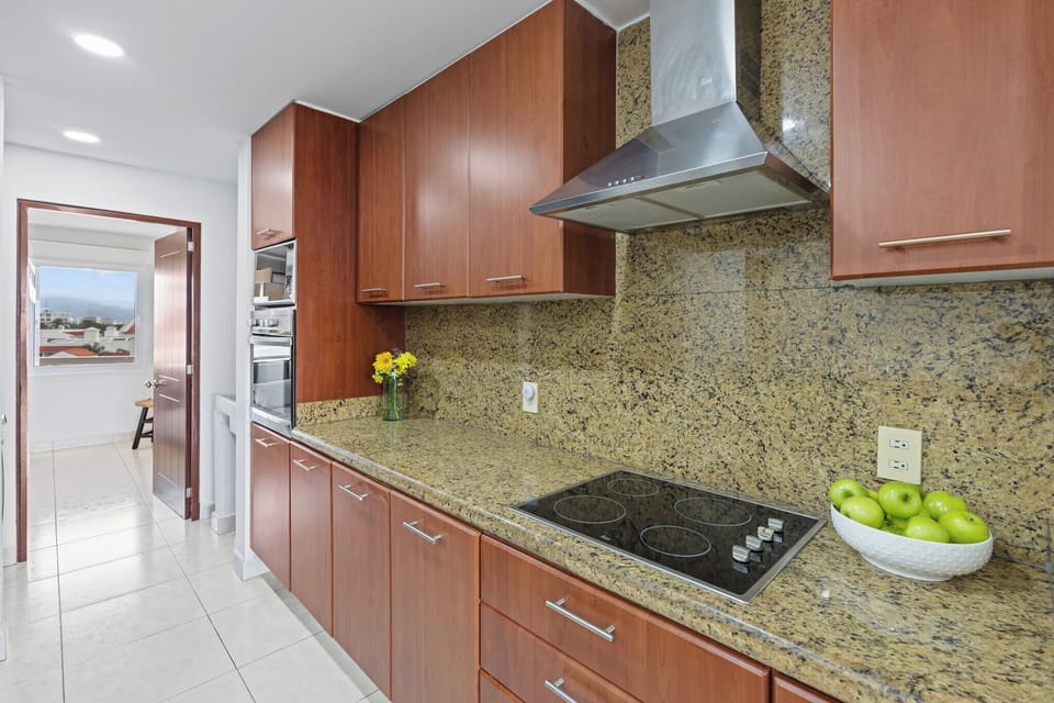 Granite countertops & ample counter space.