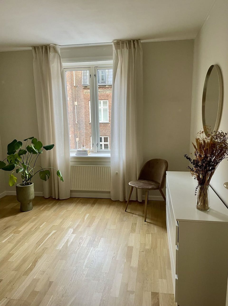 Room Detail