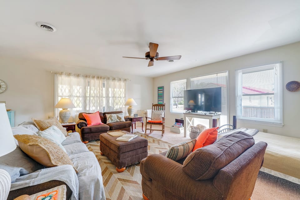 Hampstead Vacation Rental | 3BR | 2BA | 1,650 Sq Ft | 4 Steps Required