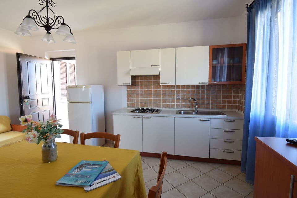 Autumn, Kitchen, Living Room, Spring, Summer