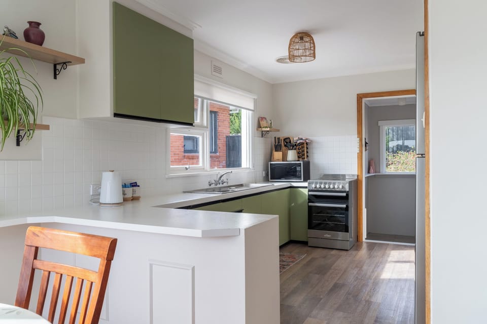 Open-Plan Cooking & Dining Space