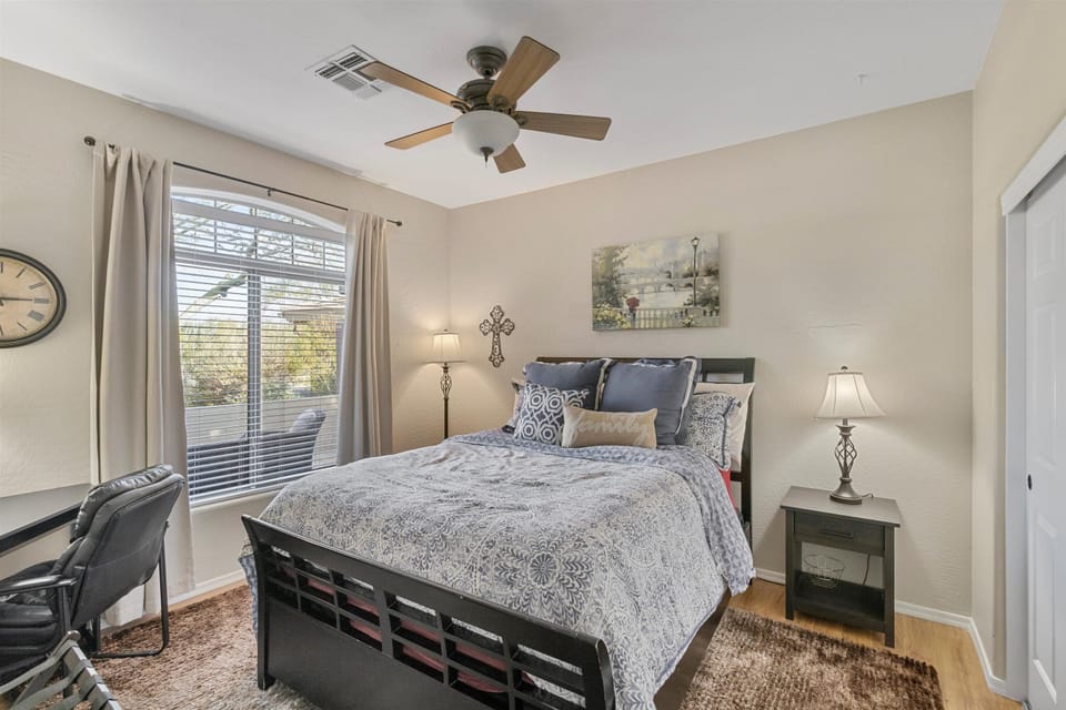 2nd bedroom.