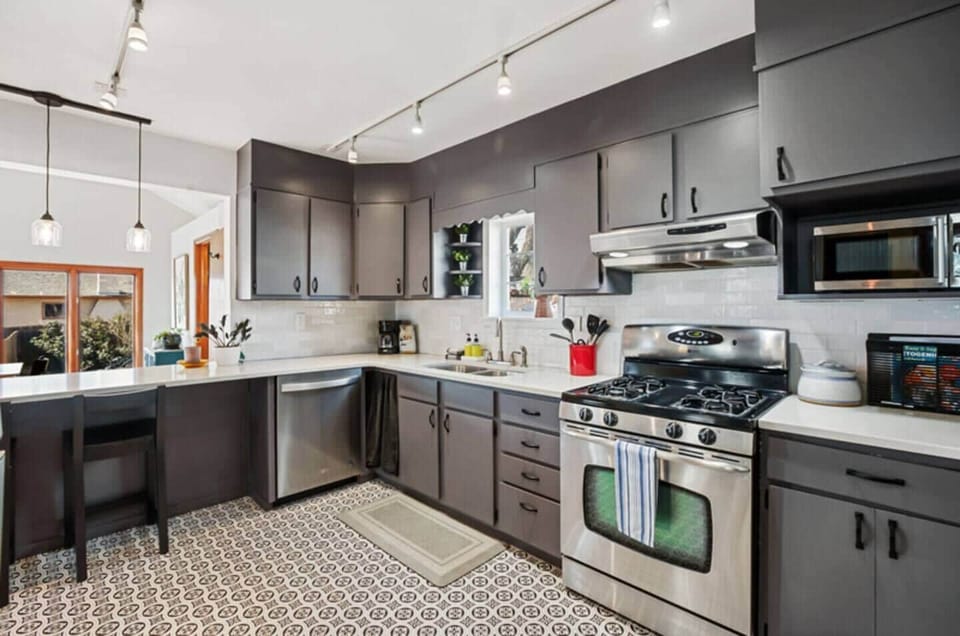 Fully equipped kitchen with everything you need for longer stays.