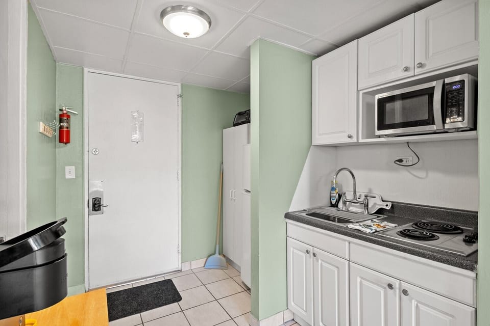 St. Johns Inn 320 Kitchenette