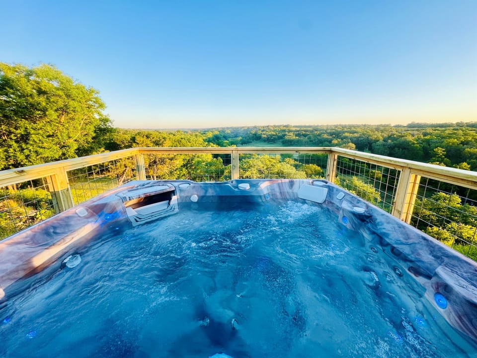 Hot Tub over looking River 
