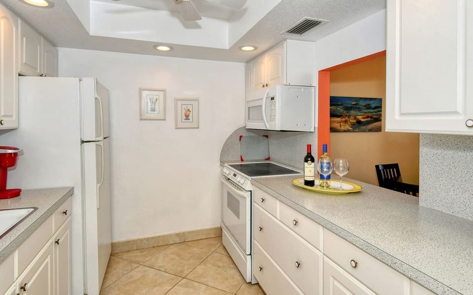 Kitchen - Fully equipped kitchen