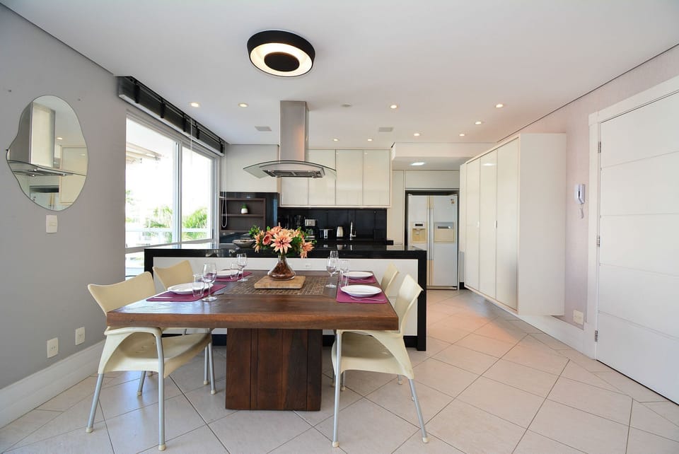Kitchen or kitchenette,Dining area