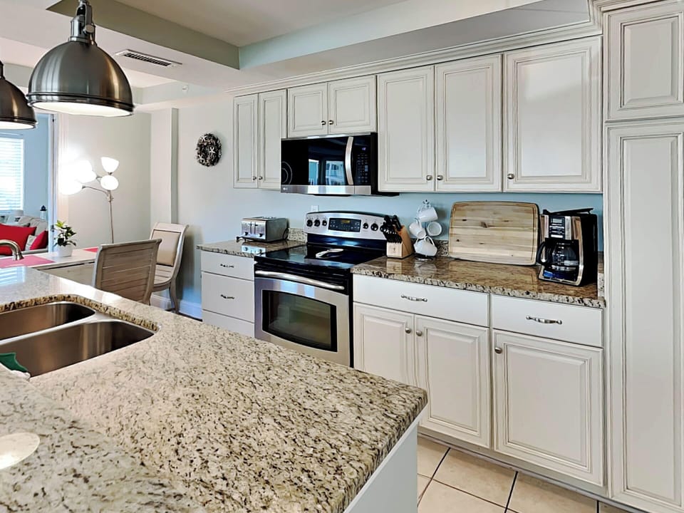 Full Kitchen