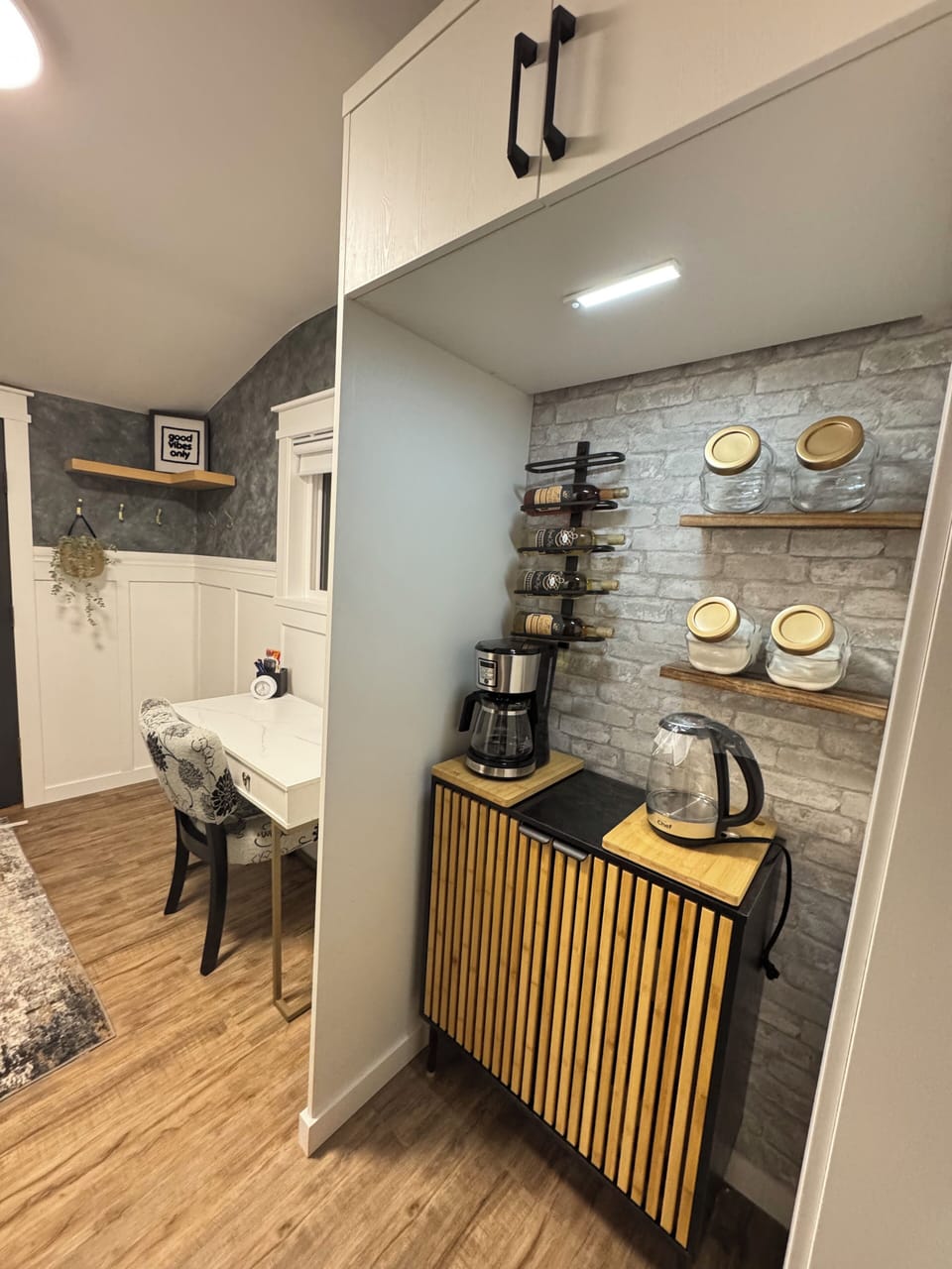 Coffee/Tea/Wine Bar