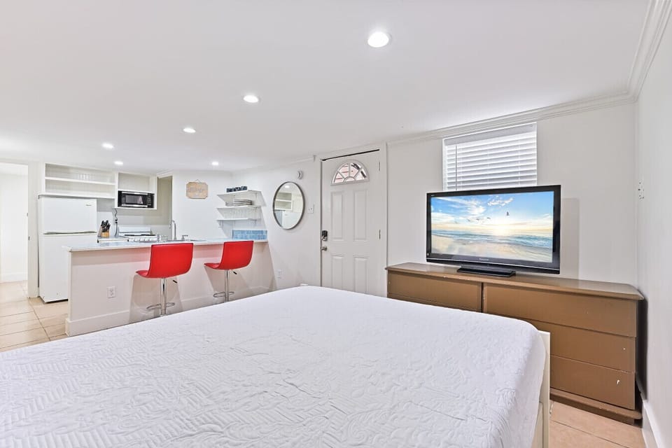 Separate Rental Downstairs | Comfortable Guest Suite | Perfect for Couples or Business Trips