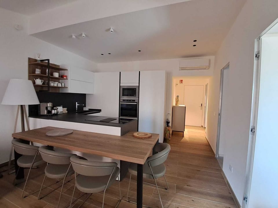 Kitchen, Dining and Hall