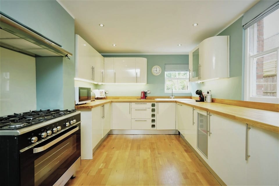 Kitchen 