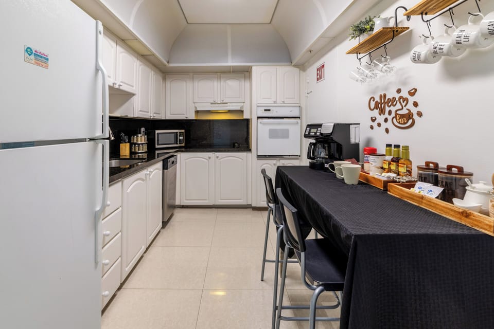 Full Size Kitchen with Coffee Bar