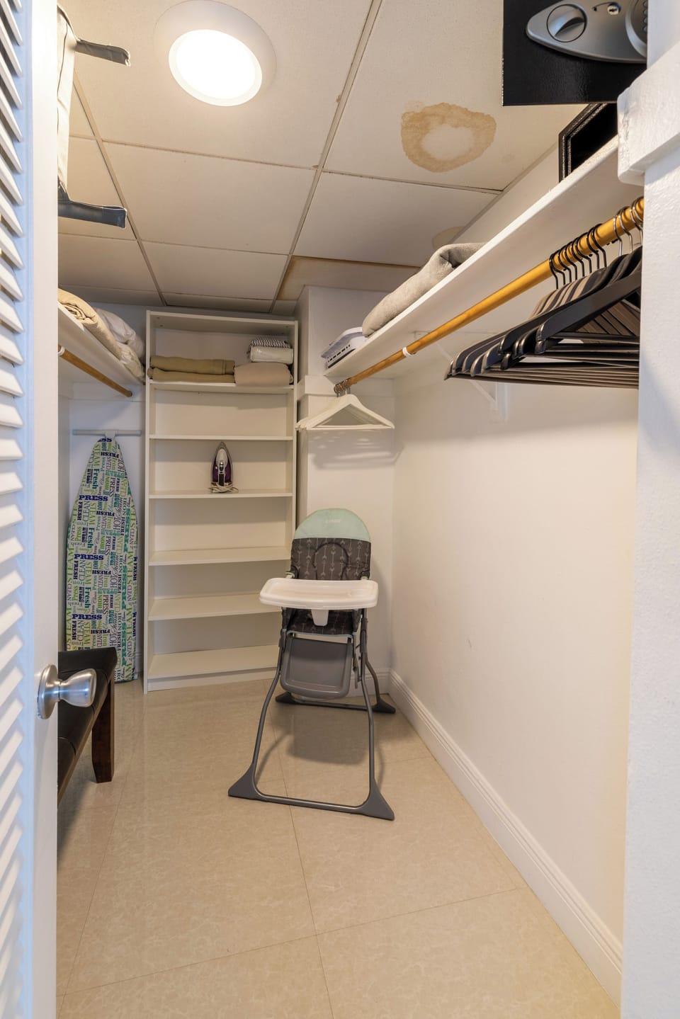 Walking Closet, High Chair