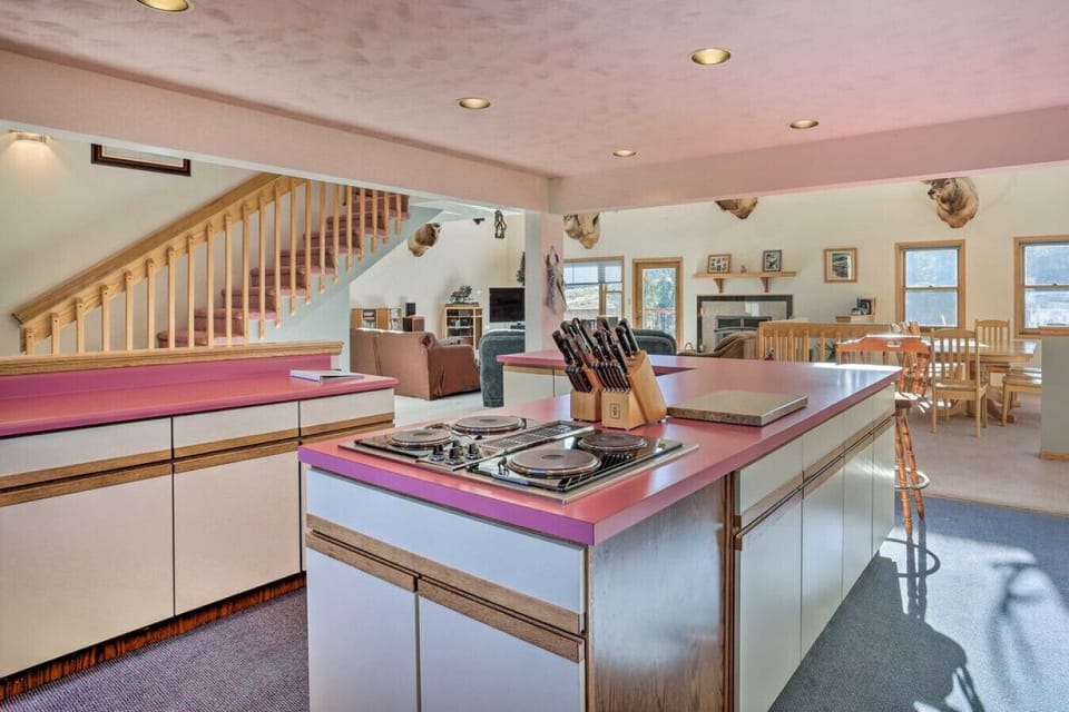 A Warm and Inviting Cooking Space