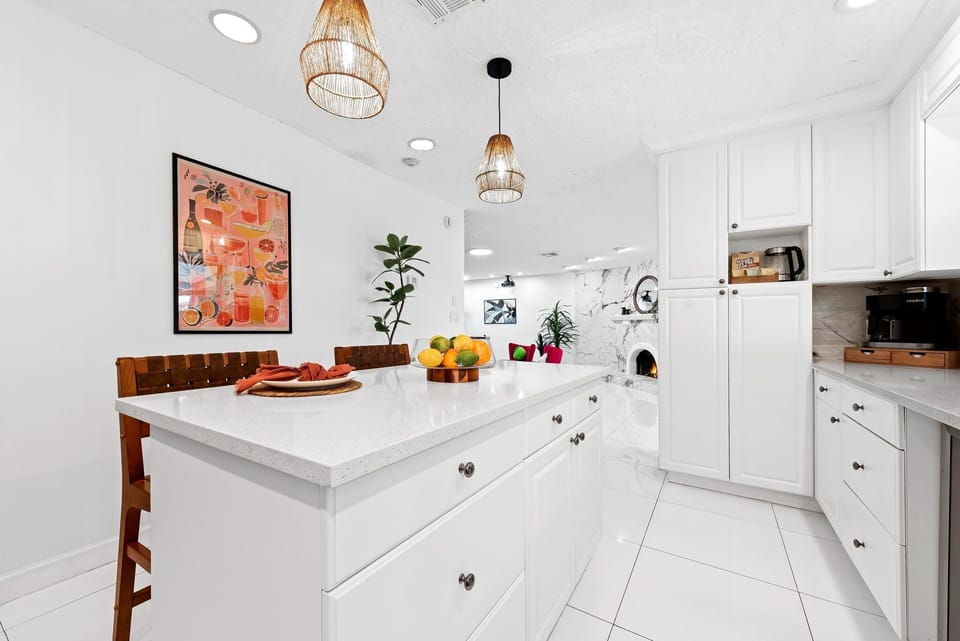 Spacious kitchen counter