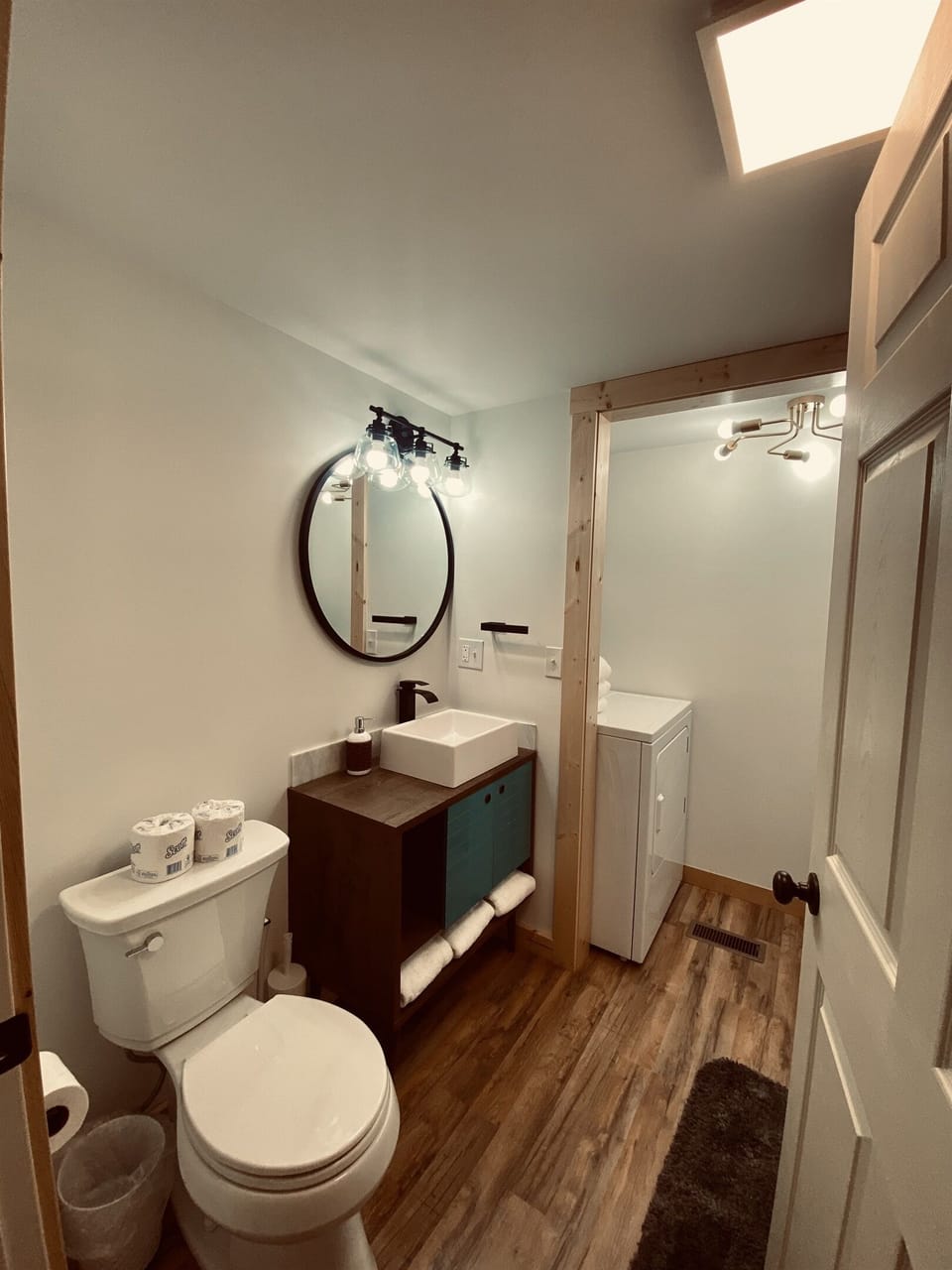 Main Floor Bathroom & Laundry