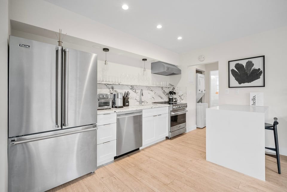 High-end Kitchen, Fully Turnkey Rental
