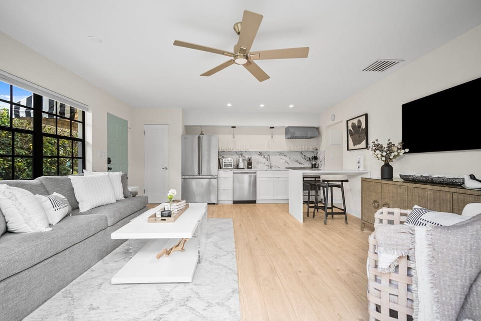 Welcome to our Beautiful Beach Cottage in Naples