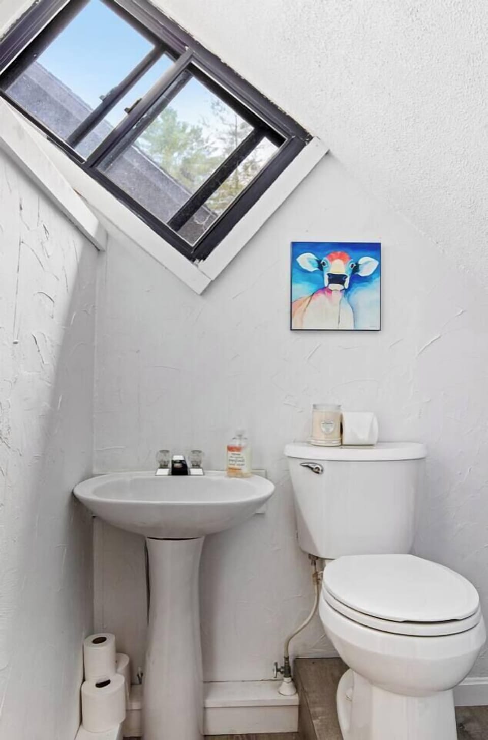 Half Bathroom on upper level for 2nd bedroom. 